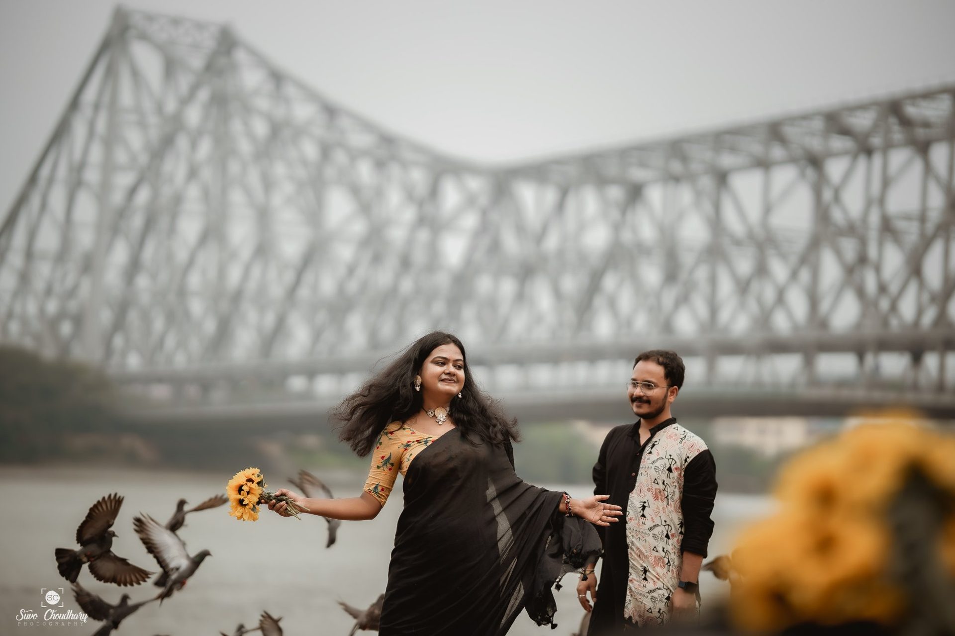 Wedding photographer in Siliguri – pre-wedding shoot Howrah Bridge Kolkata – Suvo Choudhury