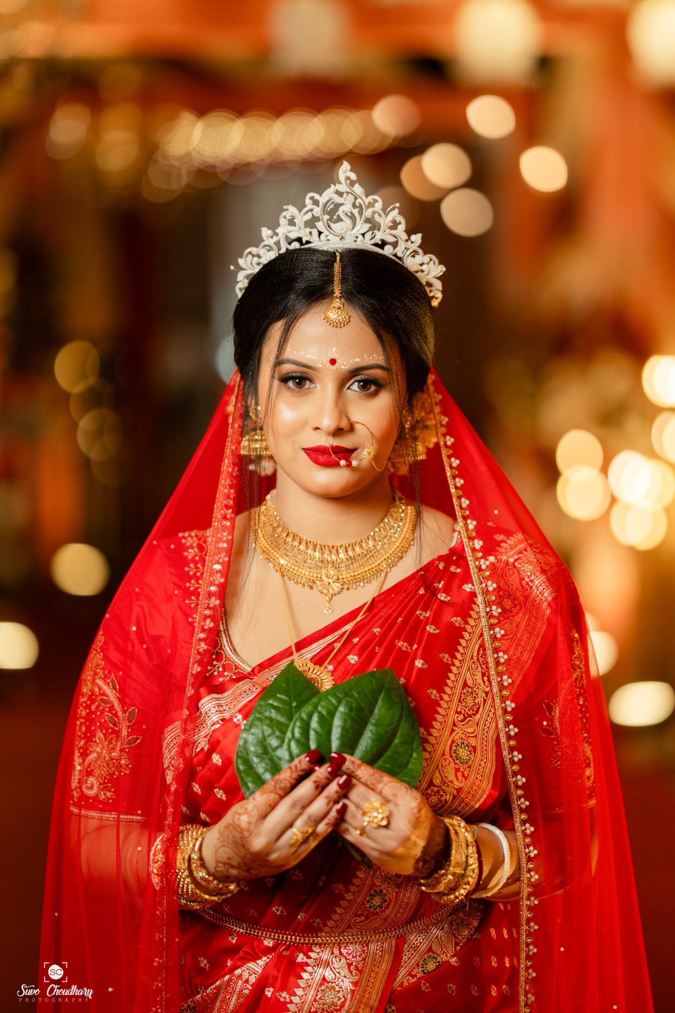 Wedding photographer in Siliguri – Bengali bride portrait red saree – Suvo Choudhury
