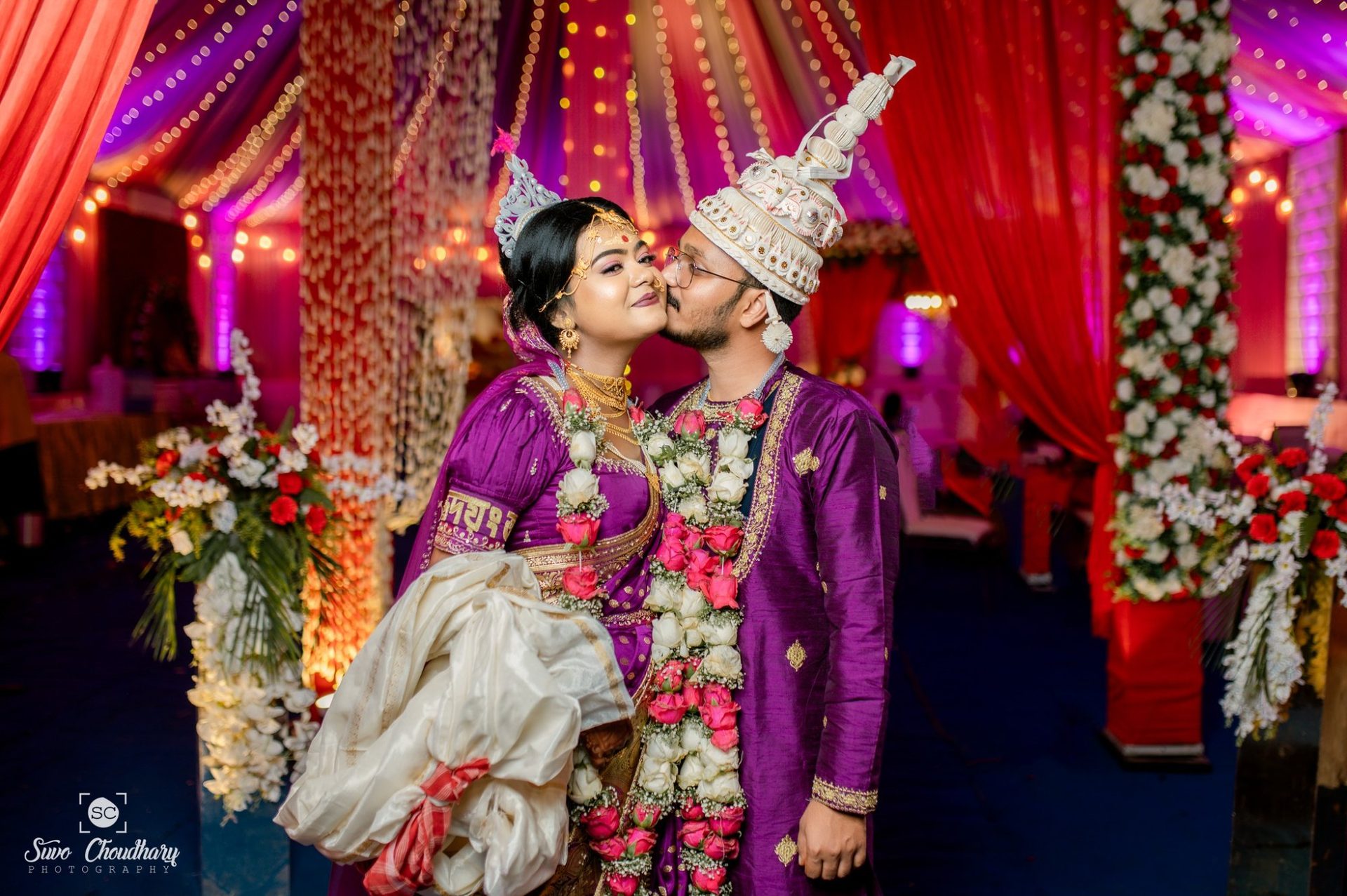 Wedding photographer in Siliguri – Bengali couple mandap ceremony – Suvo Weddings